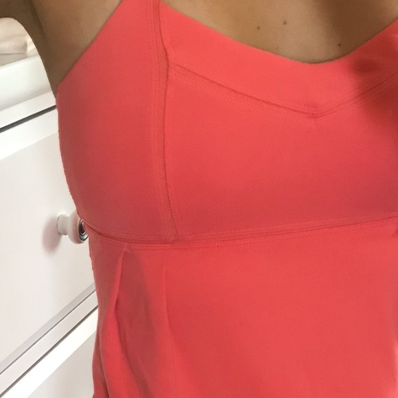 Lululemon tank size 4 - Picture 2 of 6